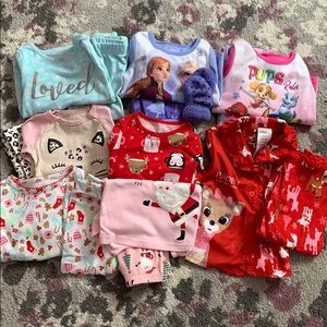 Girls 2T pajama set bundle!